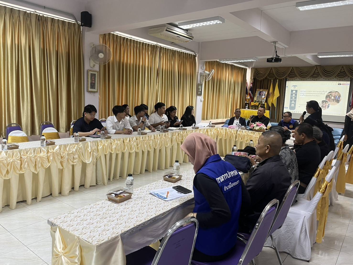 สมช. ร่วมกับ ศอ.บต. และหน่วยงานเกี่ยวข้อง เปิดเวทีระดมความเห็น เสนอปัญหา-แนวทางพัฒนา อ.ยะหา จ.ยะลา ขอรัฐ เร่งแก้ เรื่องที่ดิน-ขาดแคลนน้ำ-ยาเสพติด