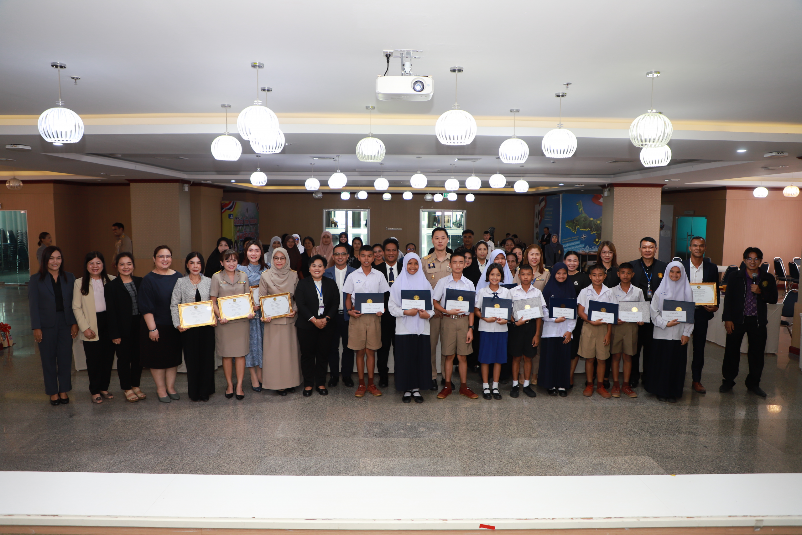 “ครัวโรงเรียน สู่ครัวบ้าน” สู่ “ทุนวรเกษตรเมธี” สร้างข้าราชการด้านเกษตร กลับมาพัฒนาบ้านเกิด ขยายผลสู่เยาวชนรุ่นต่อไป