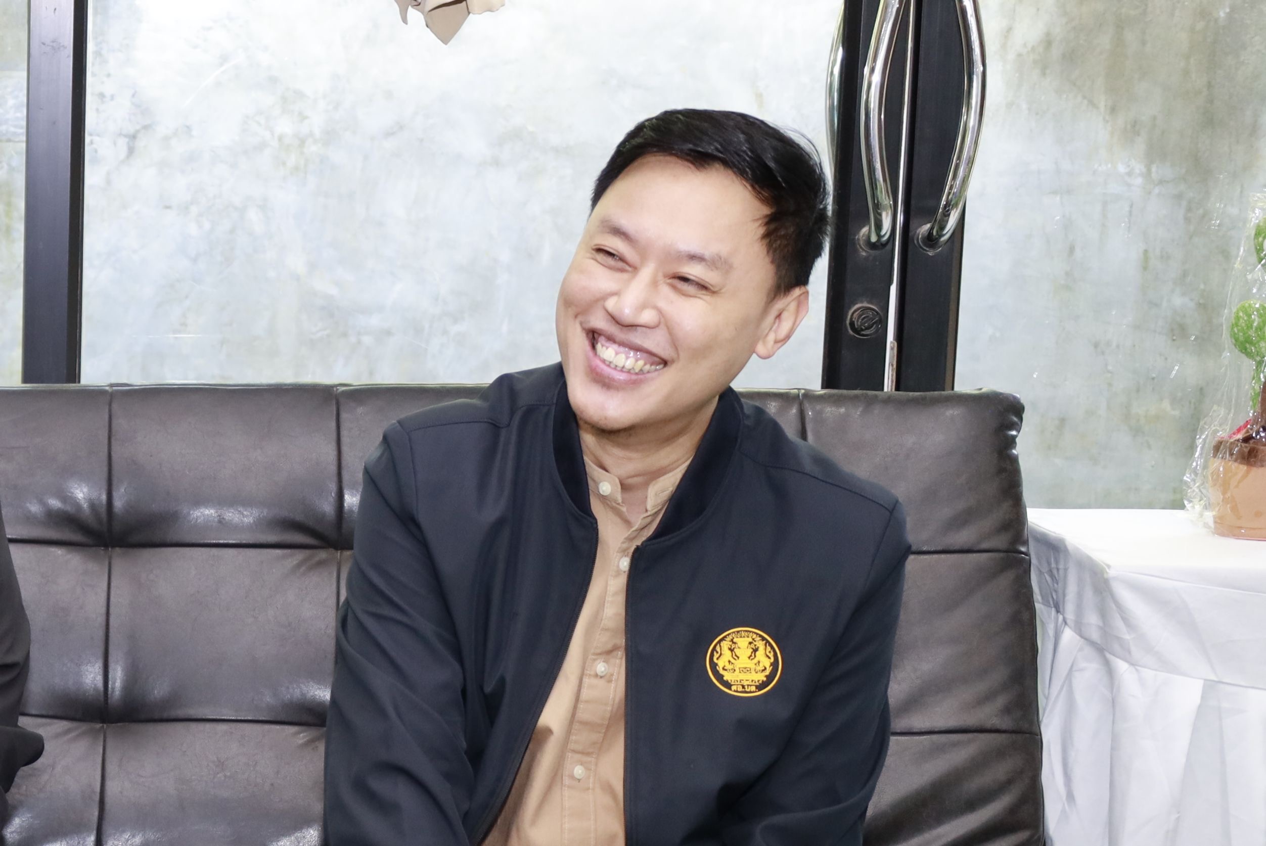 “รองฯชนธัญ” พบปะ “บัณฑิตอาสา” เปิดพื้นที่คุยใกล้ชิด เติมพลังคนรุ่นใหม่ ชวนเล่า ‘สิ่งที่ดีที่สุดที่ภาคภูมิใจในพื้นที่’ ผ่านคลิปวีดีโอ