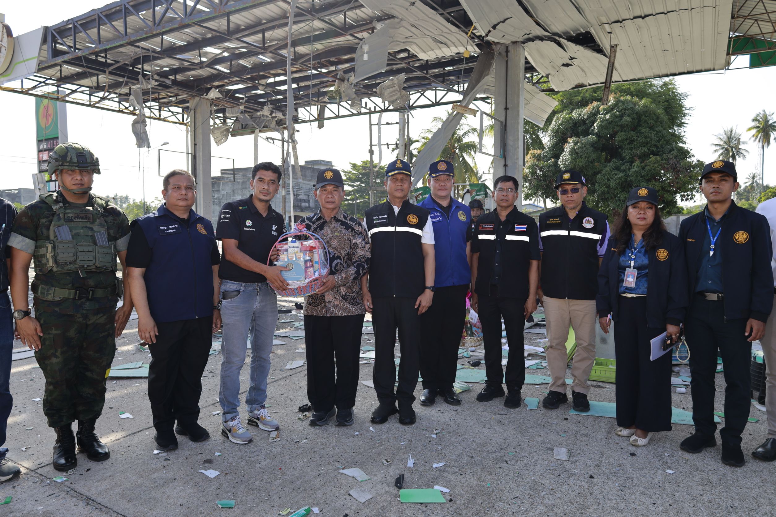 เยียวยา ศอ.บต. ผนึกกำลังจังหวัดนราธิวาส เร่งสำรวจความเสียหาย–เยียวยาผู้ได้รับผลกระทบ เหตุระเบิดปั๊ม PT ตากใบ