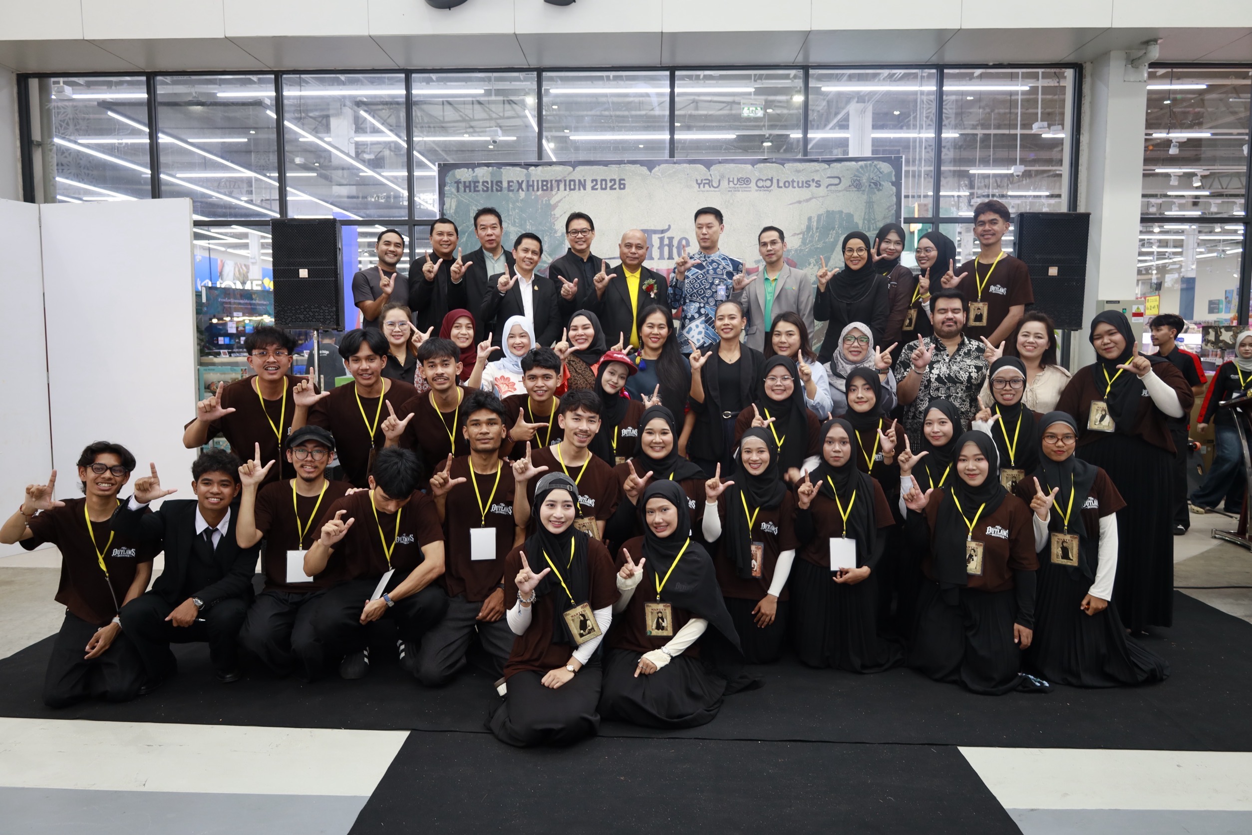 นักศึกษา มหาวิทยาลัยราชภัฏยะลา โชว์ผลงานศิลปนิพนธ์ THESIS Exhibition 2026 ปั้นงานดีไซน์สู่ Soft Power สะท้อนอัตลักษณ์ผ่านงานออกแบบ